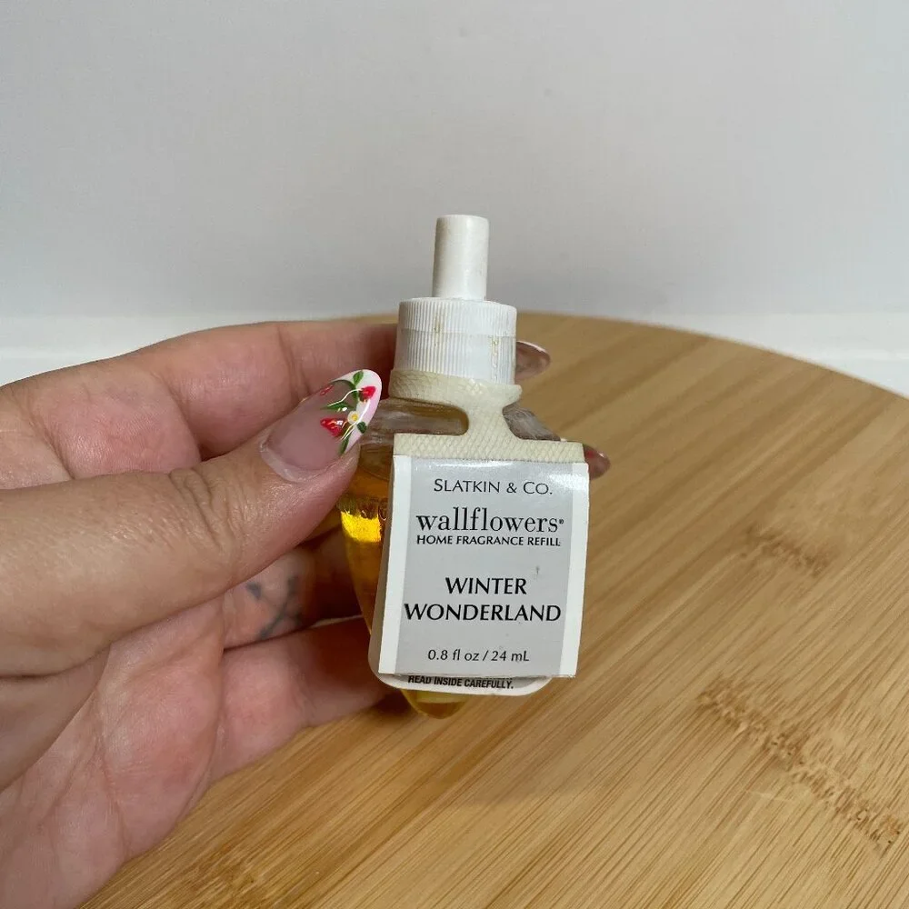 Bath & Body Works Slatkin & Co Winter Wonderland Single Wallflower Refill Bulb